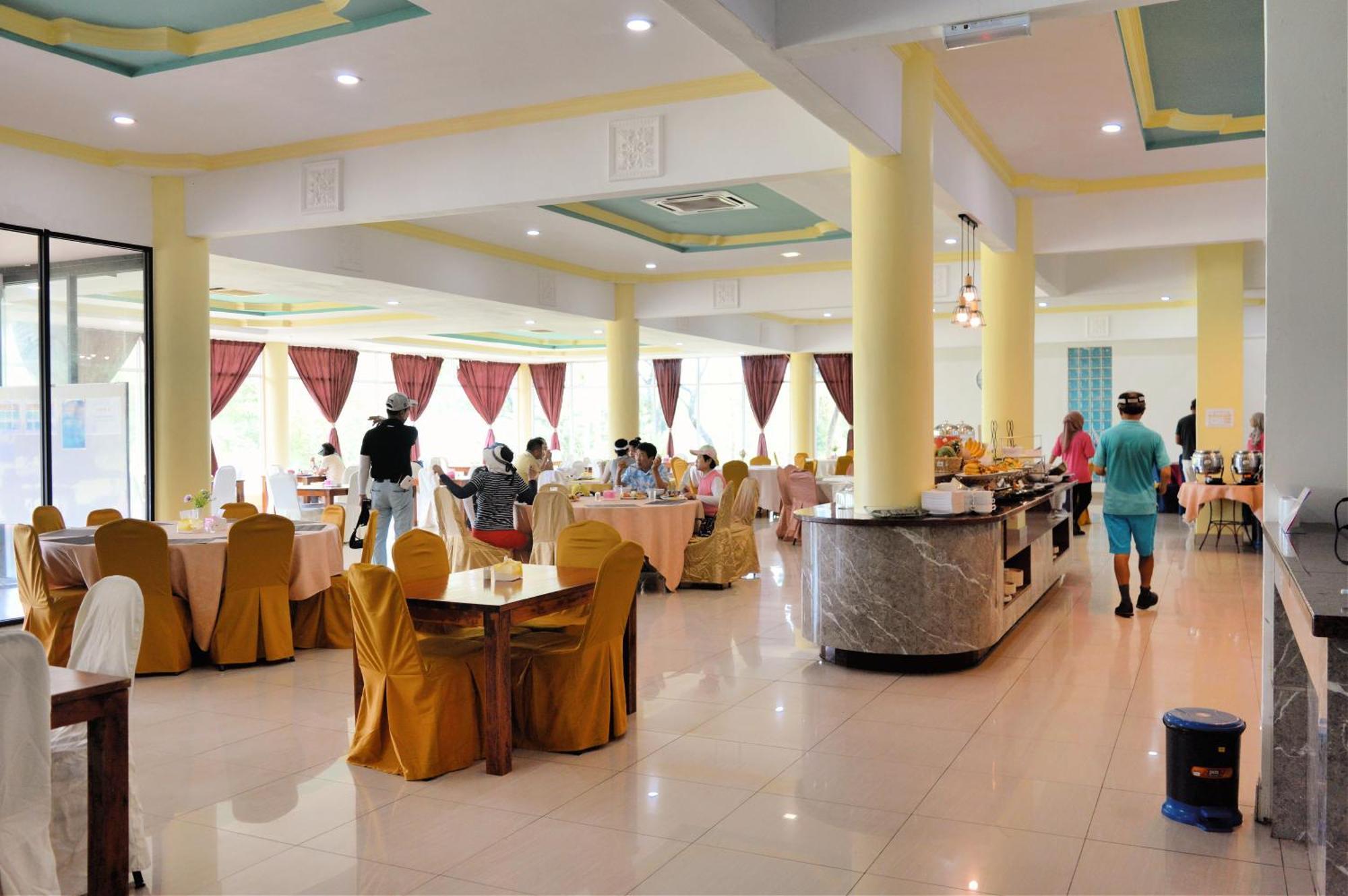 Artitaya Borneo Golf & Resort Papar Exterior foto