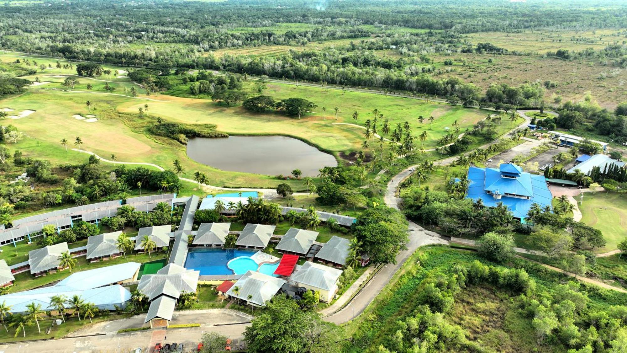 Artitaya Borneo Golf & Resort Papar Exterior foto