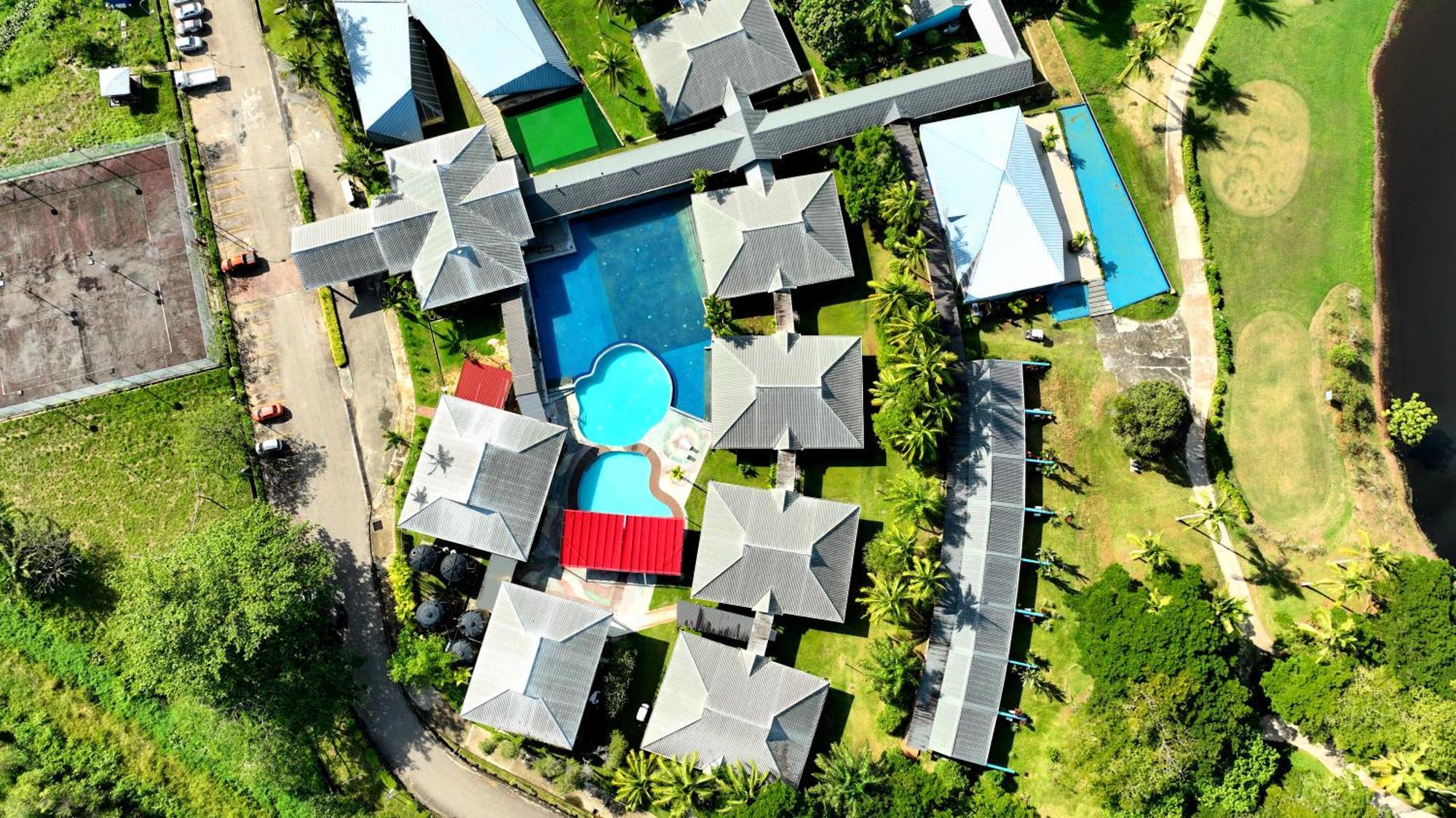 Artitaya Borneo Golf & Resort Papar Exterior foto