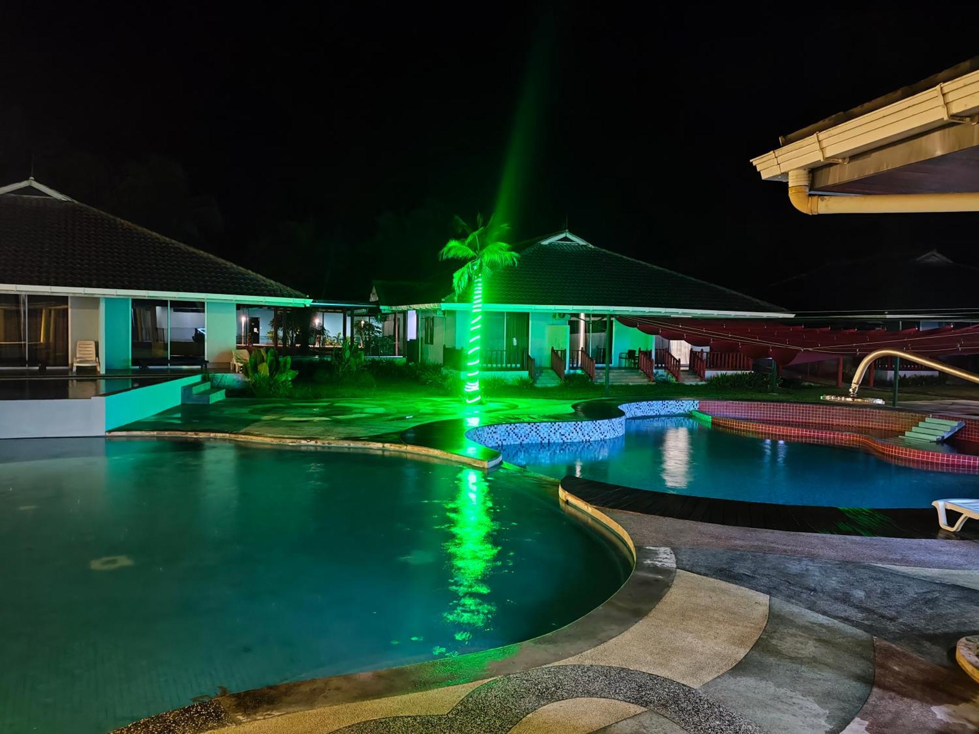 Artitaya Borneo Golf & Resort Papar Exterior foto